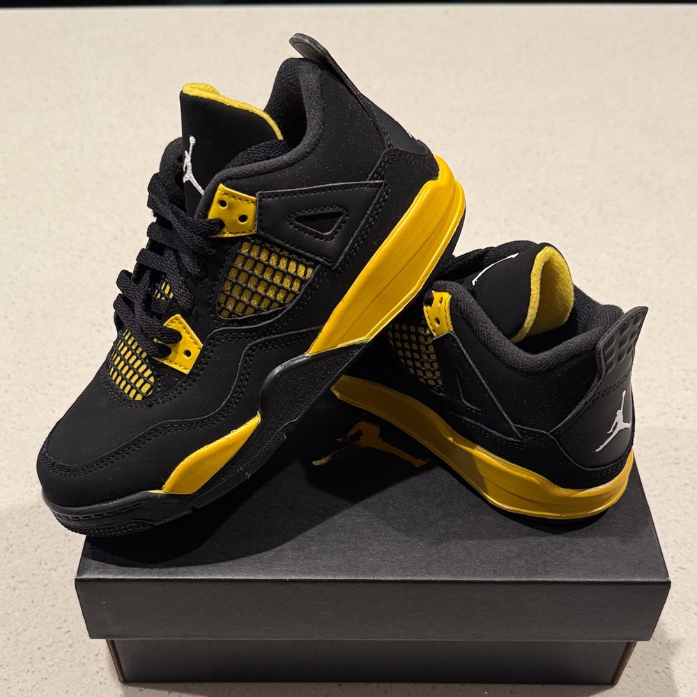 Jordan 4 Retro